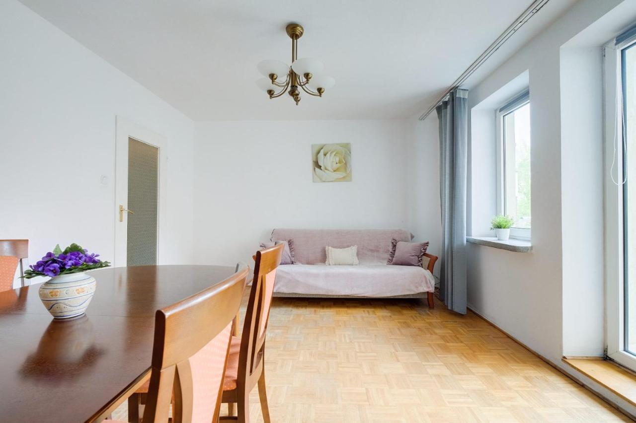 2 Bedroom Apartment In Green Location ワルシャワ エクステリア 写真