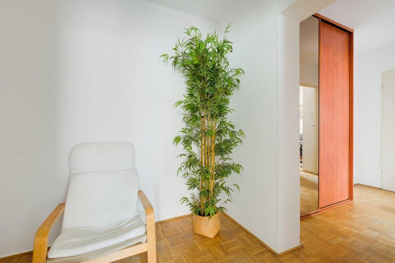 2 Bedroom Apartment In Green Location ワルシャワ エクステリア 写真